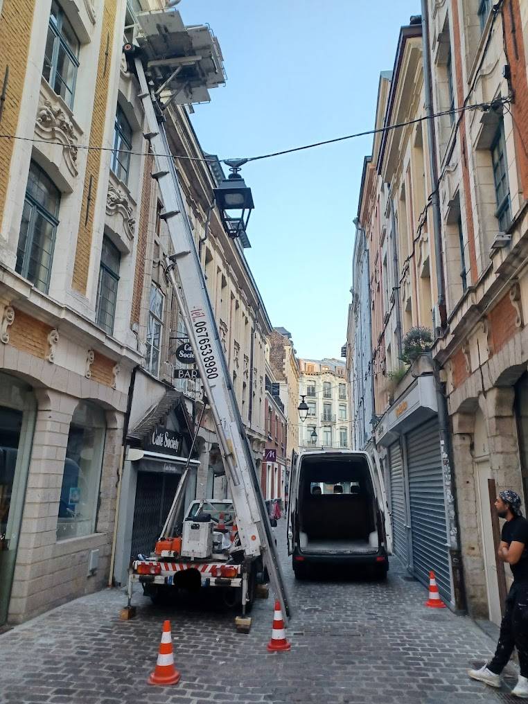 Location de monte-meuble à Lille